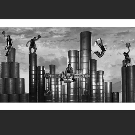 IMPACTANTE PERFORMANCE DE PERCUSION. PERCUSION, RITMO Y ENERGIA EN ESTADO PURO.